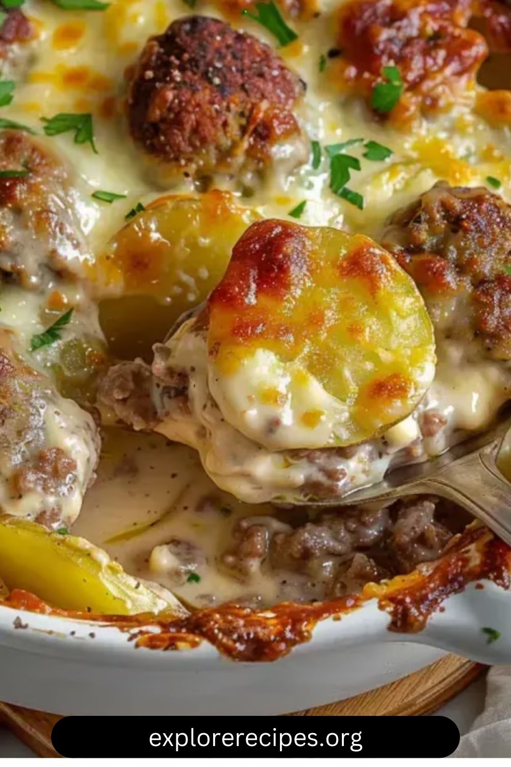 Meatballs with Potatoes and Cheese: A Perfectly Balanced Comfort Meal